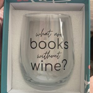 Book & wine lovers wine glass